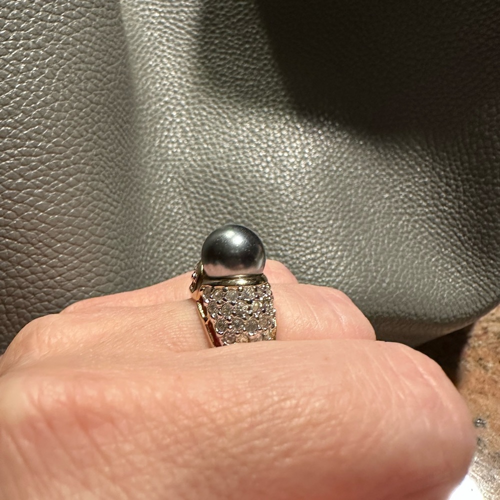 Joan Rivers Statement Pearl Ring - image 8